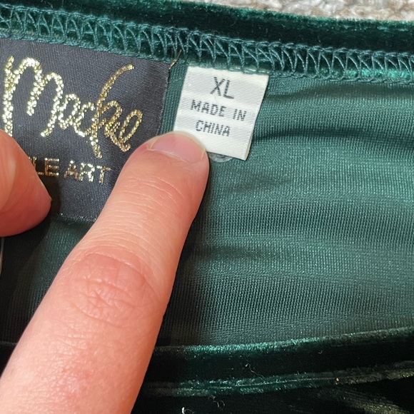 🤩 BOB MACKE Velour Top NWT GREEN - Picture 3 of 5